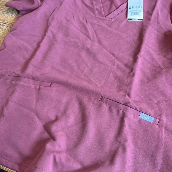 Figs Casma Three-Pocket Scrub Top - Picture 4 of 8